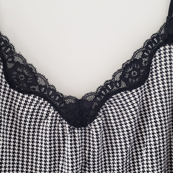 Tank top - Picture 2 of 3